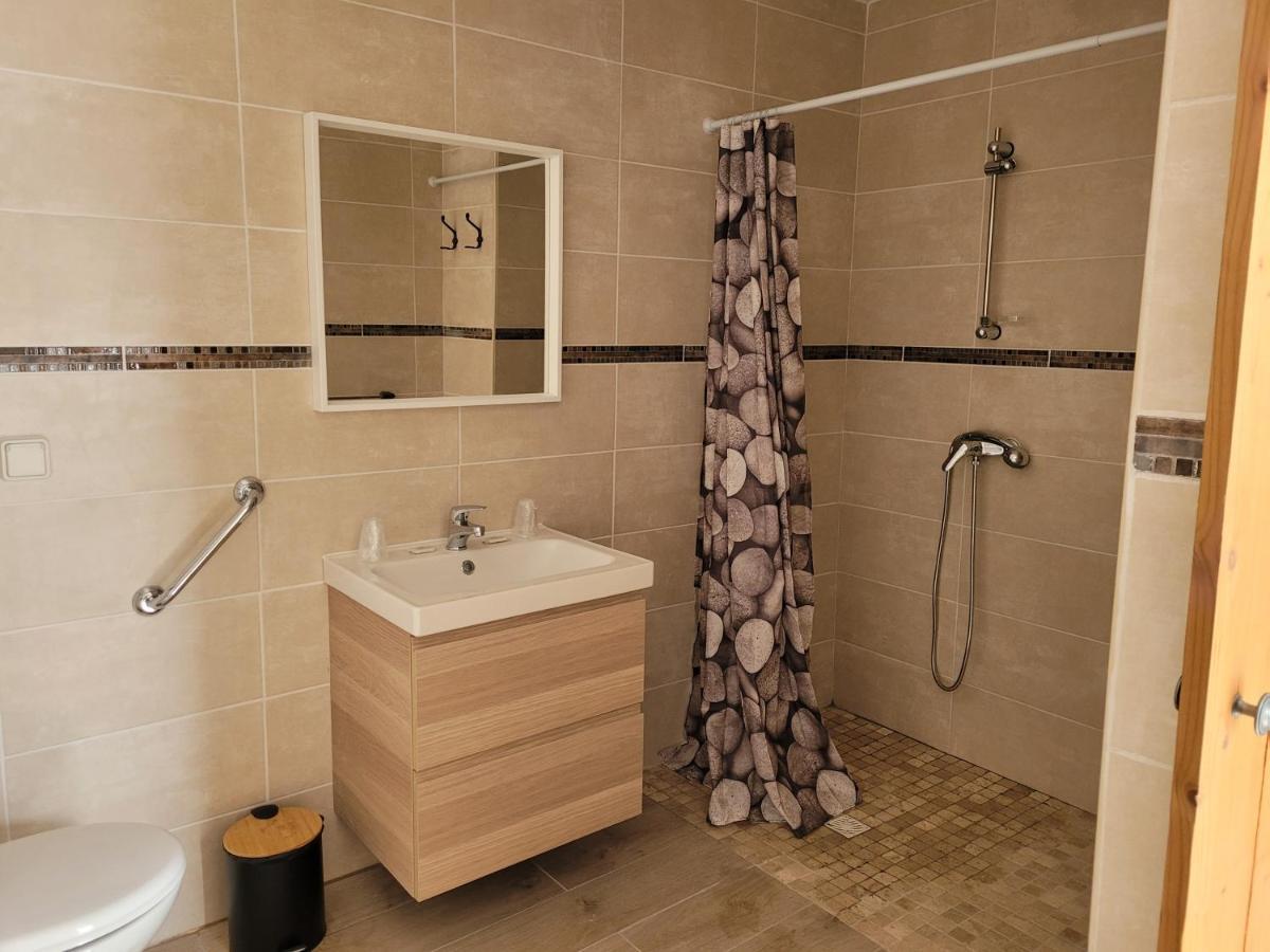 Le Cocardier Saintes-Maries-de-La-Mer Zimmer foto