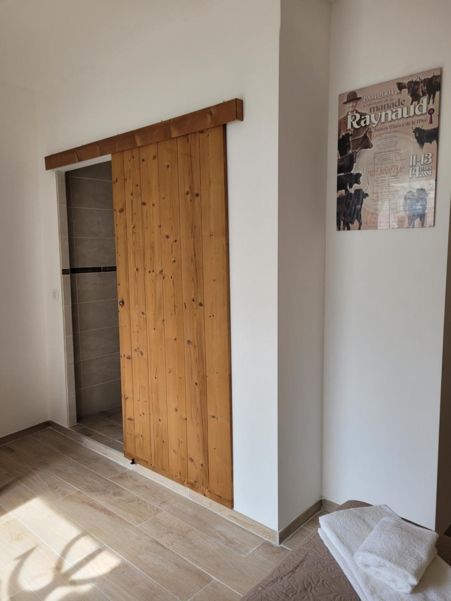 Le Cocardier Saintes-Maries-de-La-Mer Zimmer foto
